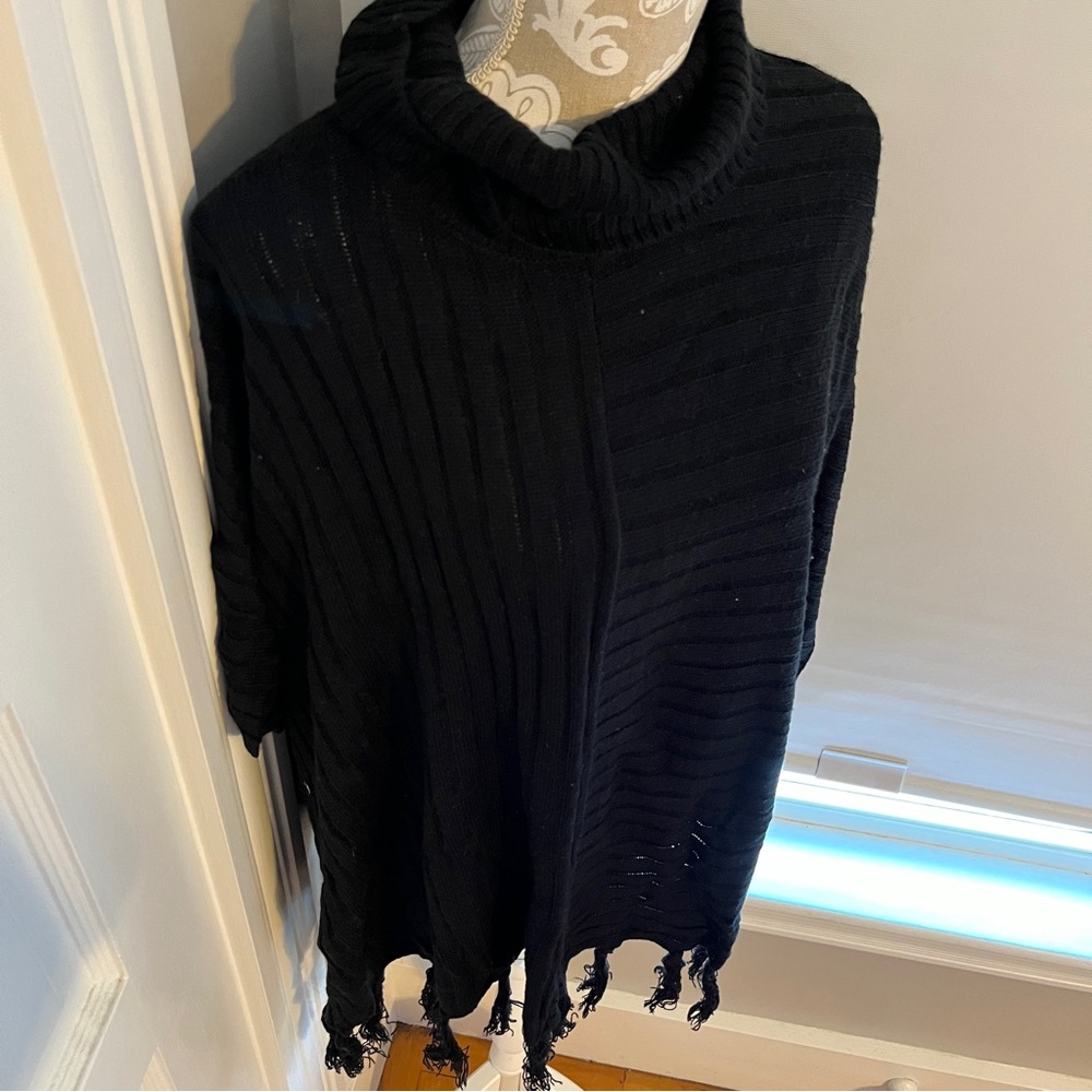 Black poncho size medium large the limited fringe